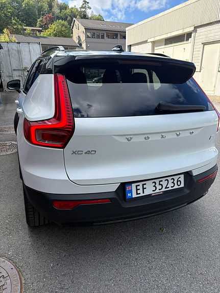 Volvo XC40 8 of 30