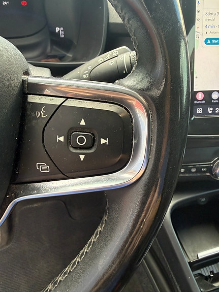 Volvo XC40 15 of 30