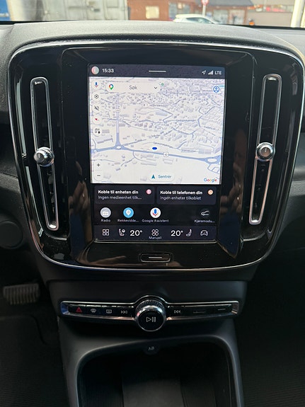 Volvo XC40 17 of 30
