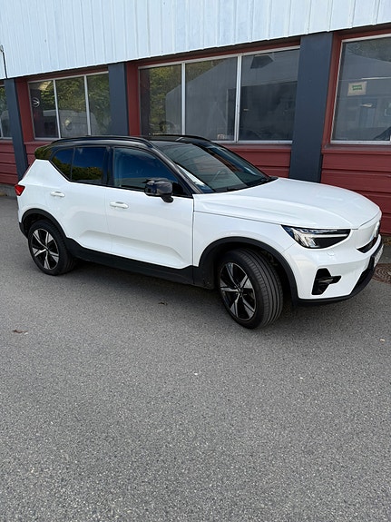 Volvo XC40 3 of 30