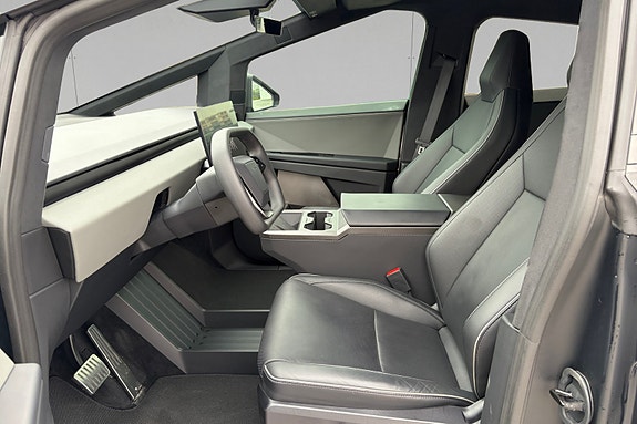 Tesla Cybertruck 9 of 13
