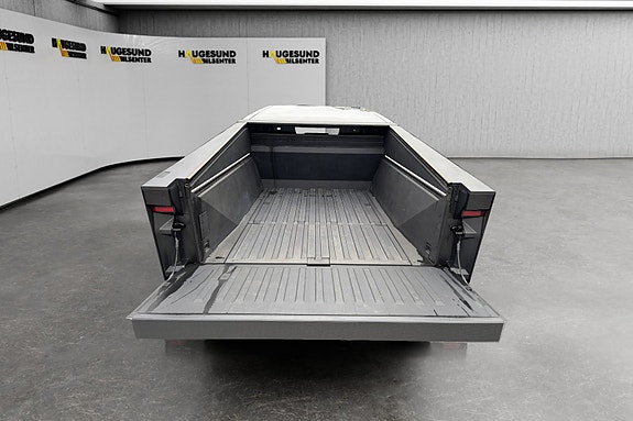 Tesla Cybertruck 7 of 13