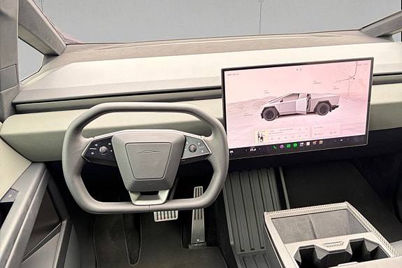 Tesla Cybertruck 11 of 13