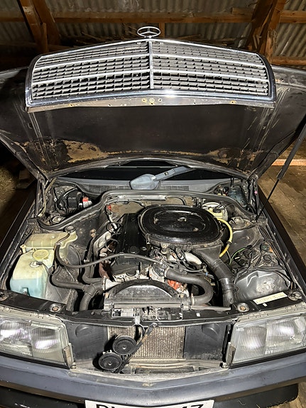 Mercedes-Benz 190 E 15 of 15