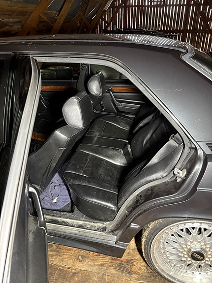 Mercedes-Benz 190 E 9 of 15