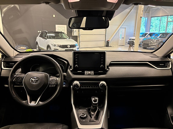 Toyota RAV4 13 of 30