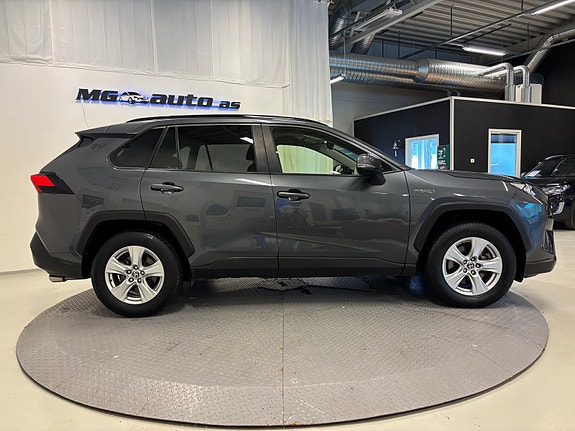 Toyota RAV4 3 of 30