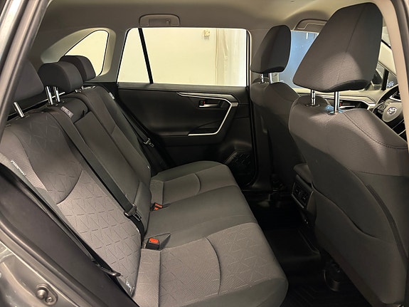 Toyota RAV4 27 of 30