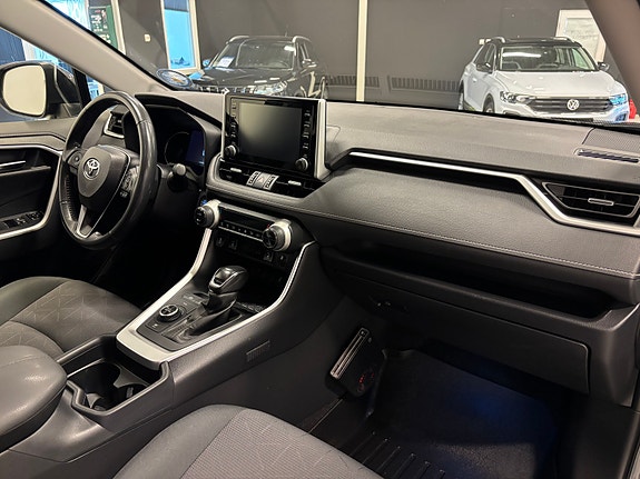Toyota RAV4 11 of 30