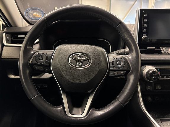 Toyota RAV4 15 of 30