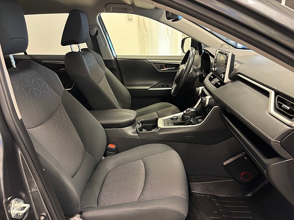 Toyota RAV4 10 of 30