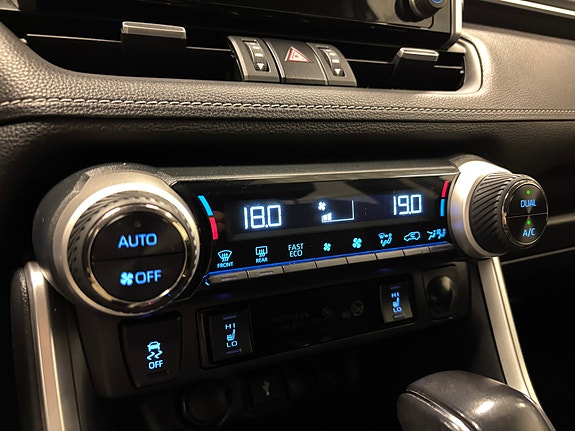 Toyota RAV4 22 of 30