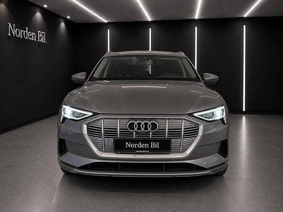 Audi e-tron 2 of 29