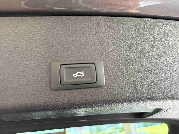 Audi e-tron 13 of 29