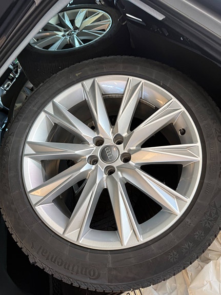 Audi e-tron 14 of 29