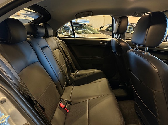 Mitsubishi Lancer 18 of 23