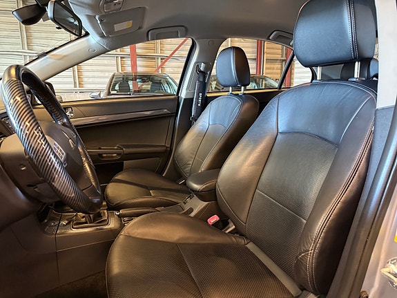 Mitsubishi Lancer 12 of 23