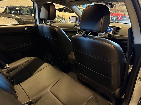 Mitsubishi Lancer 19 of 23