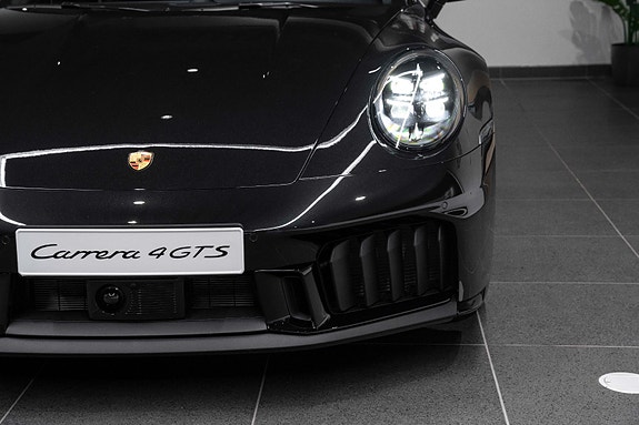 Porsche 911 17 of 30