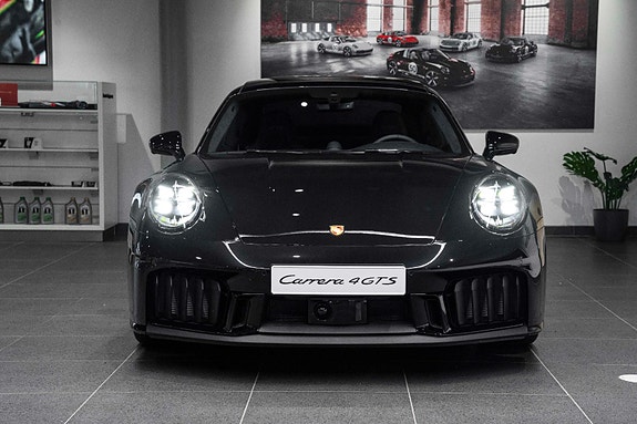 Porsche 911 14 of 30