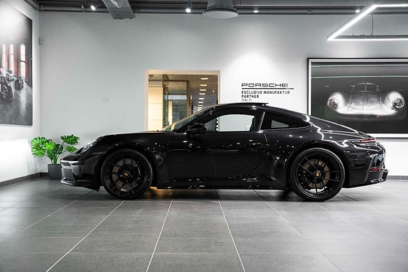 Porsche 911 8 of 30
