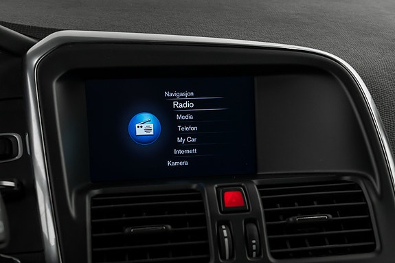 Volvo XC60 11 of 25