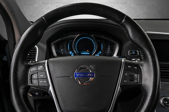 Volvo XC60 16 of 25