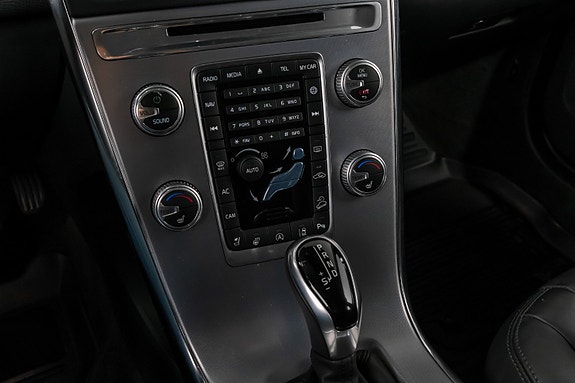 Volvo XC60 15 of 25