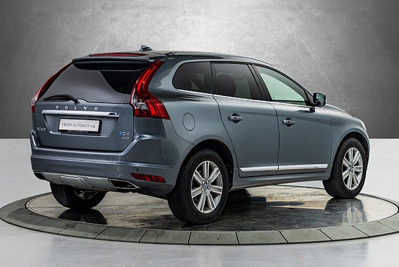 Volvo XC60 5 of 25