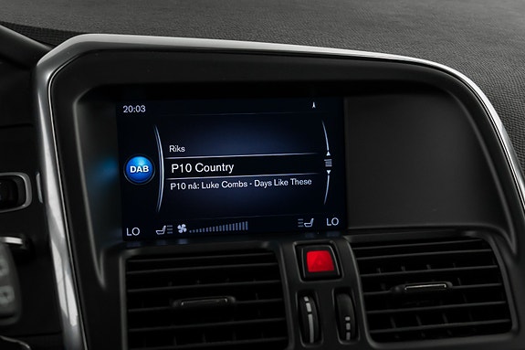 Volvo XC60 12 of 25
