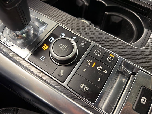Land Rover Range Rover Sport 23 of 30