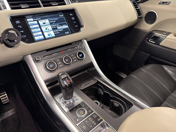 Land Rover Range Rover Sport 21 of 30