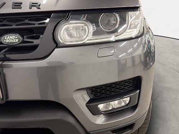 Land Rover Range Rover Sport 9 of 30
