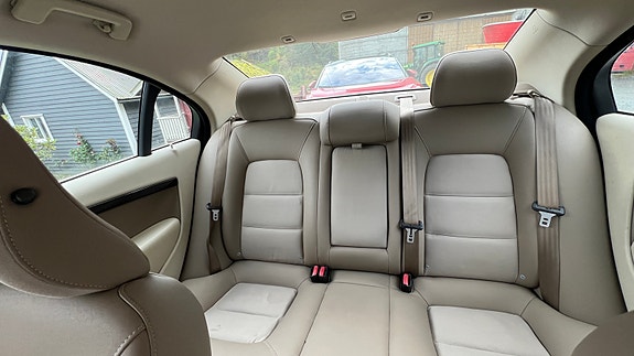 Volvo S80 11 of 19