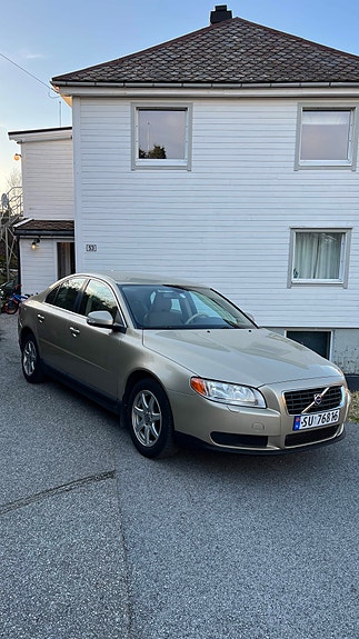 Volvo S80 2 of 19