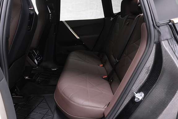 BMW iX 26 of 30