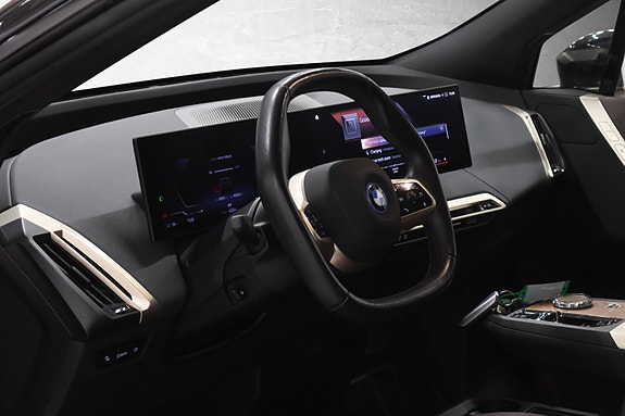 BMW iX 9 of 30