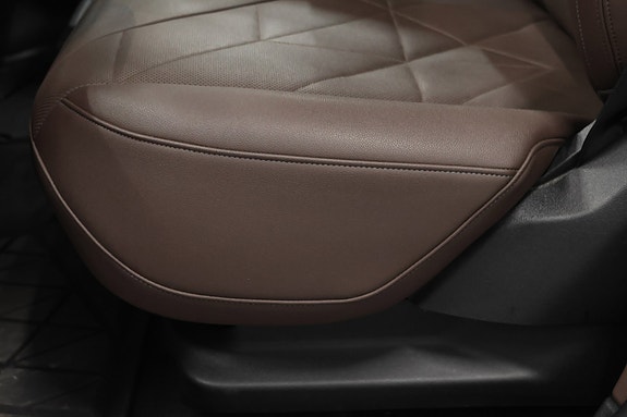 BMW iX 13 of 30