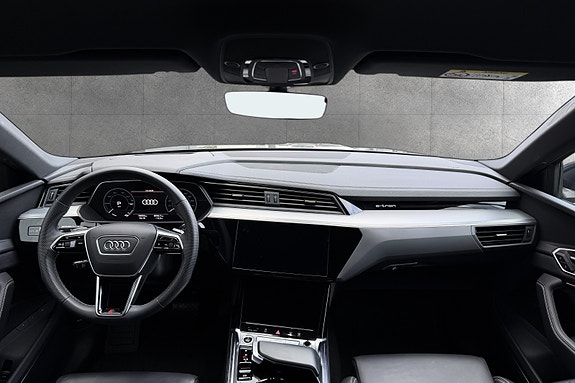 Audi e-tron Sportback 17 of 18