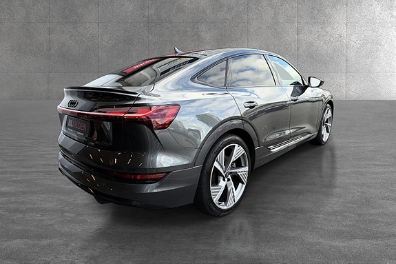 Audi e-tron Sportback 2 of 18