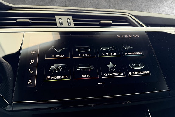 Audi e-tron Sportback 12 of 18