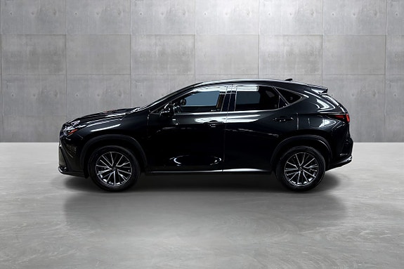 Lexus NX450h 2 of 25