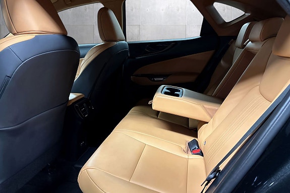 Lexus NX450h 16 of 25