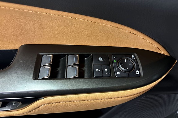 Lexus NX450h 24 of 25