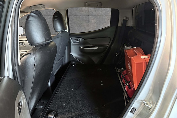 Mitsubishi L200 13 of 28