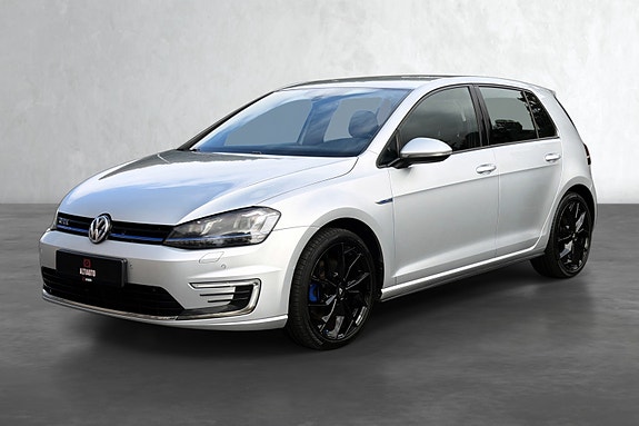 Volkswagen Golf VII 2 of 10