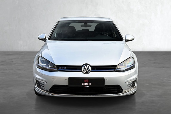 Volkswagen Golf VII 3 of 10