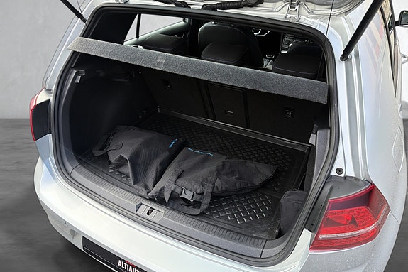 Volkswagen Golf VII 9 of 10