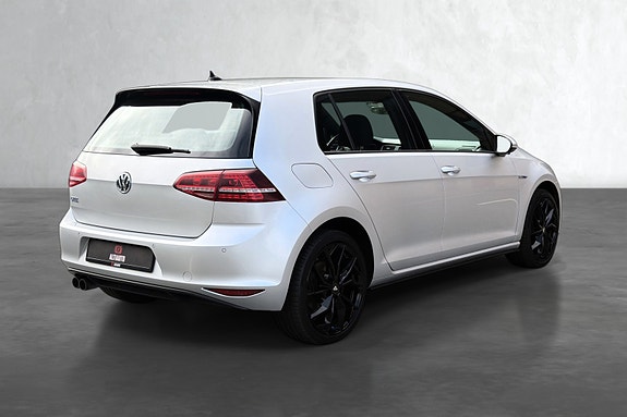 Volkswagen Golf VII 6 of 10