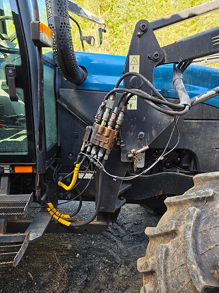 New Holland 8160 4 of 12